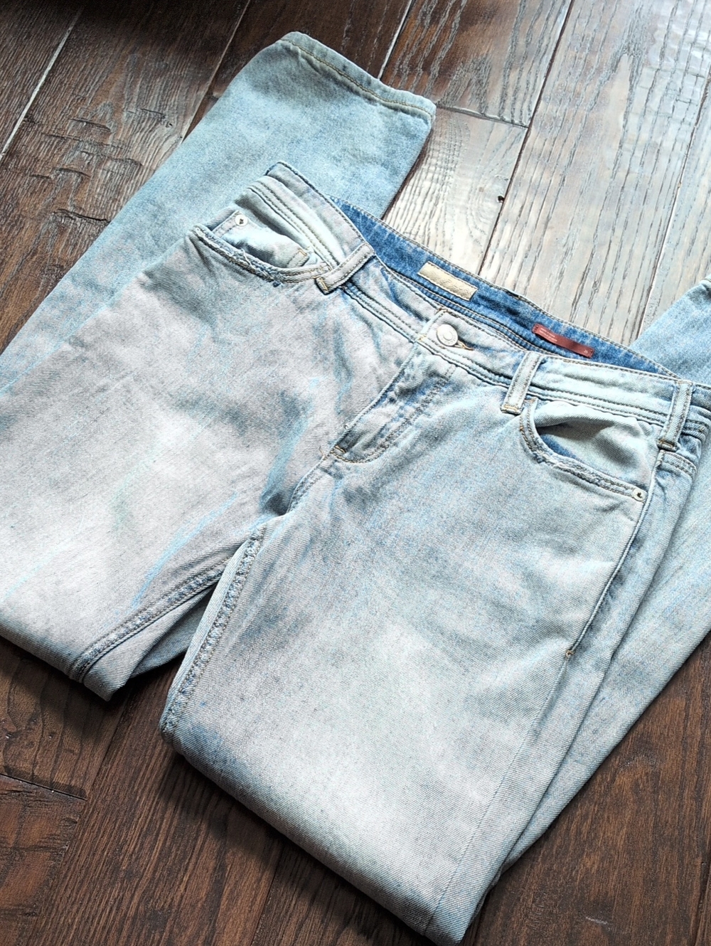 PILCRO I Distressed Light Blue Slim Straight Mid-Rise Boyfriend Jeans, 26